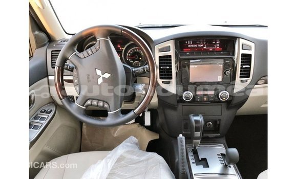 Buy Import Mitsubishi Pajero Black Car in Import - Dubai in Iles Buy Import Mitsubishi Pajero Black Car in Import - Dubai in Iles