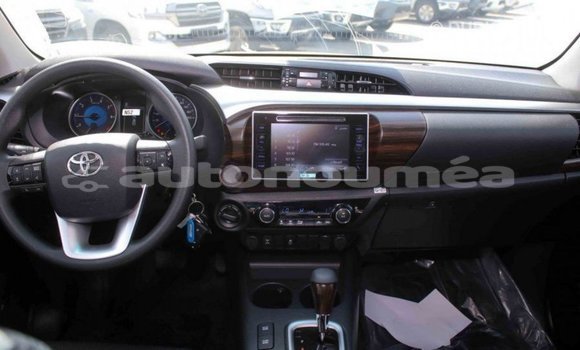 Buy Import Toyota Hilux White Car in Import - Dubai in Iles Buy Import Toyota Hilux White Car in Import - Dubai in Iles