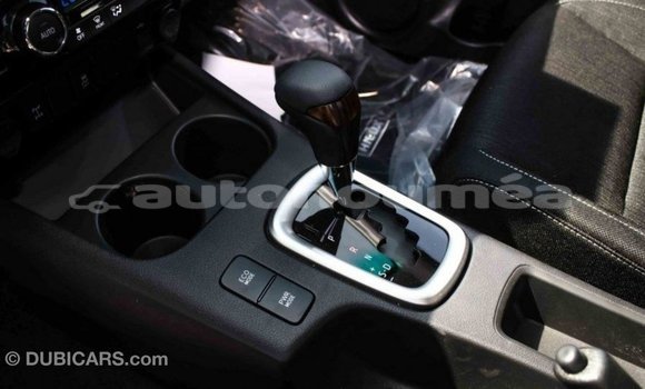 Buy Import Toyota Hilux White Car in Import - Dubai in Iles Buy Import Toyota Hilux White Car in Import - Dubai in Iles