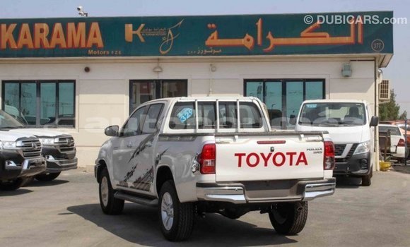 Buy Import Toyota Hilux White Car in Import - Dubai in Iles Buy Import Toyota Hilux White Car in Import - Dubai in Iles