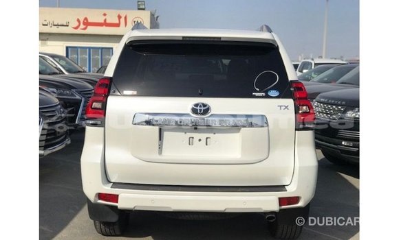 Acheter Import Voiture Toyota Prado Blanc à Import - Dubai, Iles Acheter Import Voiture Toyota Prado Blanc à Import - Dubai, Iles