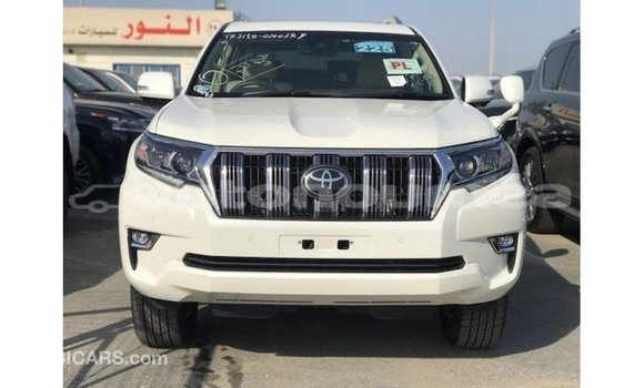Acheter Import Voiture Toyota Prado Blanc à Import - Dubai, Iles Acheter Import Voiture Toyota Prado Blanc à Import - Dubai, Iles