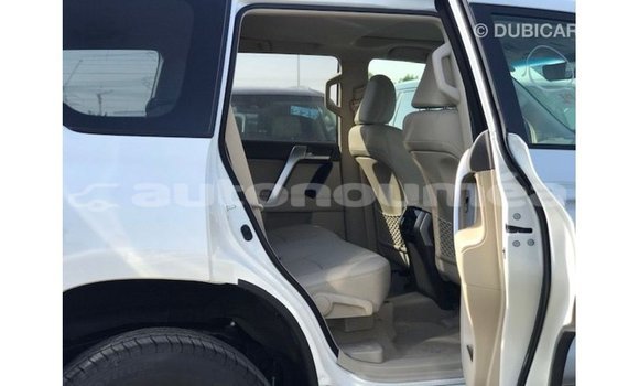 Acheter Import Voiture Toyota Prado Blanc à Import - Dubai, Iles Acheter Import Voiture Toyota Prado Blanc à Import - Dubai, Iles