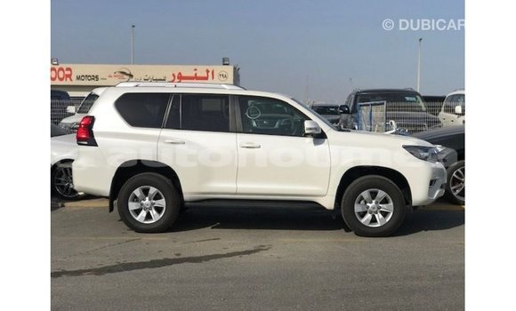 Acheter Import Voiture Toyota Prado Blanc à Import - Dubai, Iles Acheter Import Voiture Toyota Prado Blanc à Import - Dubai, Iles
