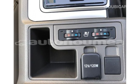 Acheter Import Voiture Toyota Prado Blanc à Import - Dubai, Iles Acheter Import Voiture Toyota Prado Blanc à Import - Dubai, Iles