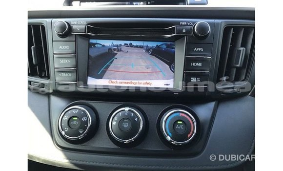 Acheter Import Utilitaire Toyota HiAce Blanc à Import - Dubai, Iles Acheter Import Utilitaire Toyota HiAce Blanc à Import - Dubai, Iles