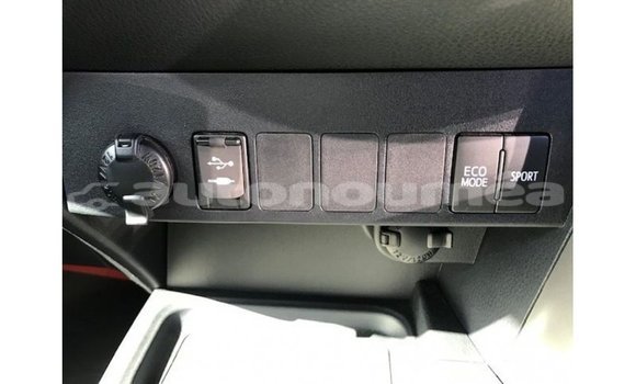 Acheter Import Utilitaire Toyota HiAce Blanc à Import - Dubai, Iles Acheter Import Utilitaire Toyota HiAce Blanc à Import - Dubai, Iles