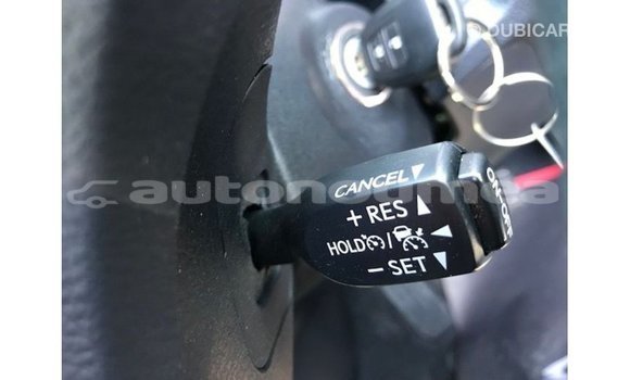 Acheter Import Utilitaire Toyota HiAce Blanc à Import - Dubai, Iles Acheter Import Utilitaire Toyota HiAce Blanc à Import - Dubai, Iles