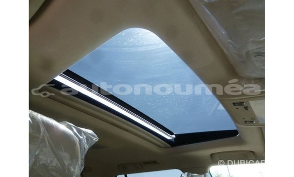 Acheter Import Voiture Toyota Land Cruiser Blanc à Import - Dubai, Iles Acheter Import Voiture Toyota Land Cruiser Blanc à Import - Dubai, Iles