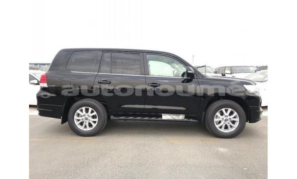 Buy Import Toyota Land Cruiser Black Car in Import - Dubai in Iles Buy Import Toyota Land Cruiser Black Car in Import - Dubai in Iles