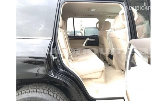 Buy Import Toyota Land Cruiser Black Car in Import - Dubai in Iles Buy Import Toyota Land Cruiser Black Car in Import - Dubai in Iles