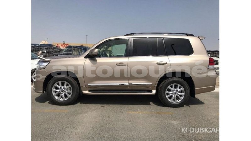 Big with watermark toyota land cruiser iles import dubai 2750