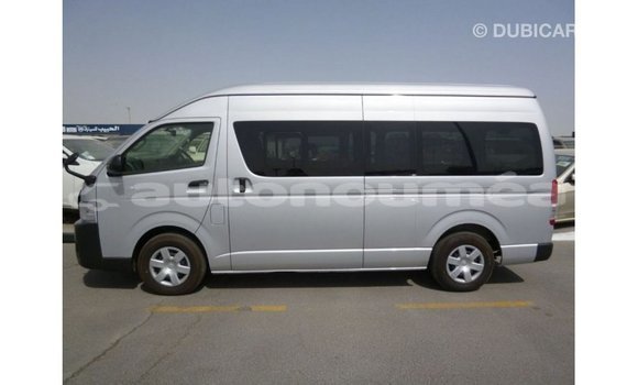 Acheter Import Voiture Toyota Hiace Autre à Import - Dubai, Iles Acheter Import Voiture Toyota Hiace Autre à Import - Dubai, Iles