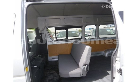 Acheter Import Voiture Toyota Hiace Autre à Import - Dubai, Iles Acheter Import Voiture Toyota Hiace Autre à Import - Dubai, Iles