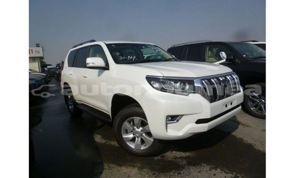 Acheter Import Voiture Toyota Prado Blanc à Import - Dubai, Iles Acheter Import Voiture Toyota Prado Blanc à Import - Dubai, Iles