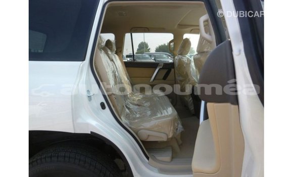 Acheter Import Voiture Toyota Prado Blanc à Import - Dubai, Iles Acheter Import Voiture Toyota Prado Blanc à Import - Dubai, Iles