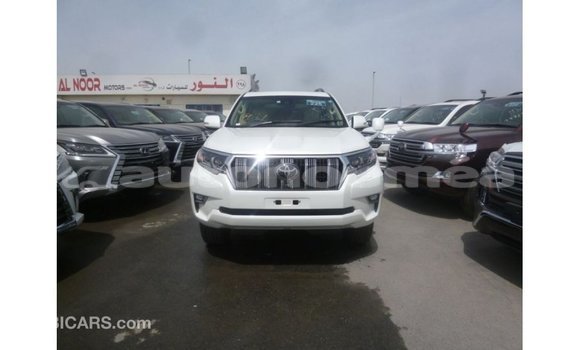 Acheter Import Voiture Toyota Prado Blanc à Import - Dubai, Iles Acheter Import Voiture Toyota Prado Blanc à Import - Dubai, Iles