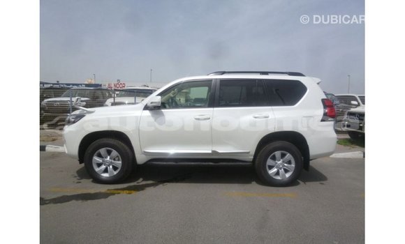 Acheter Import Voiture Toyota Prado Blanc à Import - Dubai, Iles Acheter Import Voiture Toyota Prado Blanc à Import - Dubai, Iles