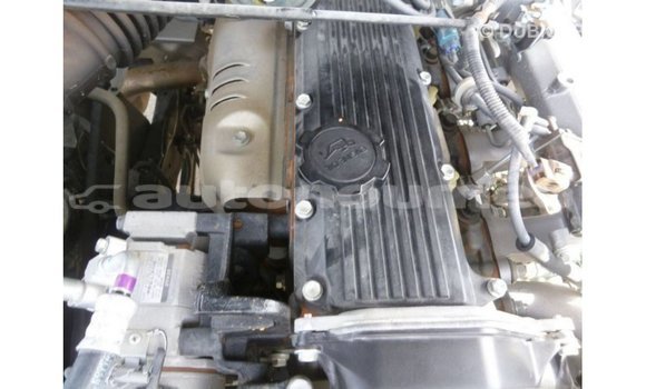 Acheter Import Voiture Toyota Land Cruiser Blanc à Import - Dubai, Iles Acheter Import Voiture Toyota Land Cruiser Blanc à Import - Dubai, Iles