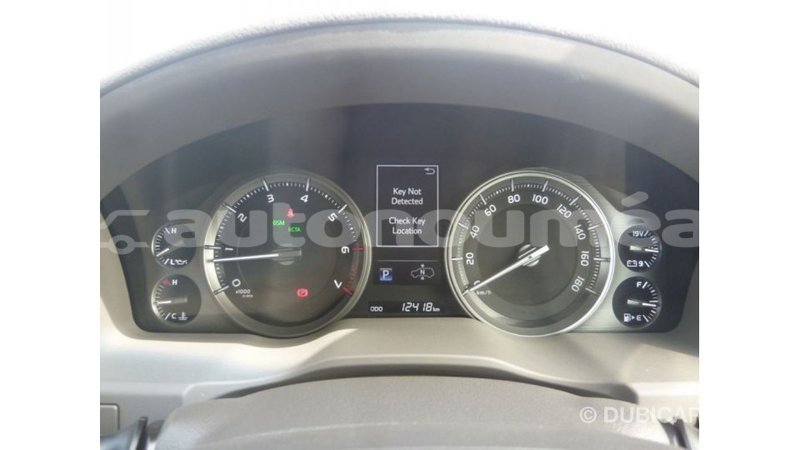 Big with watermark toyota land cruiser iles import dubai 2776