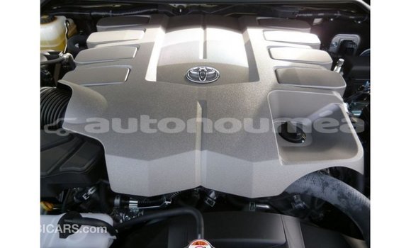 Acheter Import Voiture Toyota Land Cruiser Blanc à Import - Dubai, Iles Acheter Import Voiture Toyota Land Cruiser Blanc à Import - Dubai, Iles