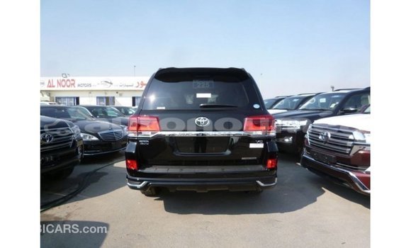 Acheter Import Voiture Toyota Land Cruiser Noir à Import - Dubai, Iles Acheter Import Voiture Toyota Land Cruiser Noir à Import - Dubai, Iles