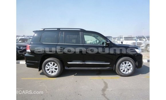Acheter Import Voiture Toyota Land Cruiser Noir à Import - Dubai, Iles Acheter Import Voiture Toyota Land Cruiser Noir à Import - Dubai, Iles