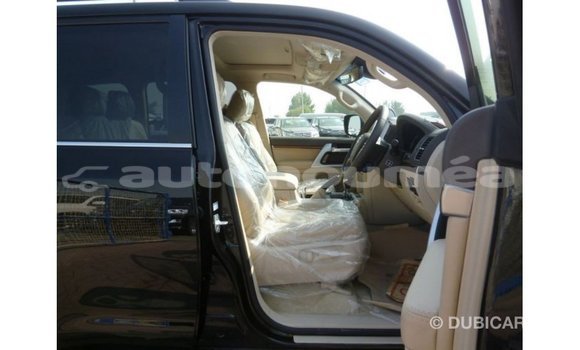 Acheter Import Voiture Toyota Land Cruiser Noir à Import - Dubai, Iles Acheter Import Voiture Toyota Land Cruiser Noir à Import - Dubai, Iles