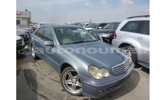 Buy Import Mercedes-Benz 190 Blue Car in Import - Dubai in Iles Buy Import Mercedes-Benz 190 Blue Car in Import - Dubai in Iles