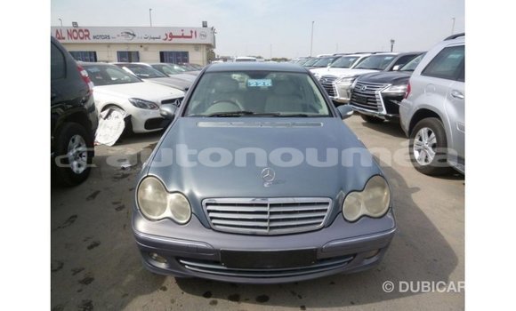 Buy Import Mercedes-Benz 190 Blue Car in Import - Dubai in Iles Buy Import Mercedes-Benz 190 Blue Car in Import - Dubai in Iles
