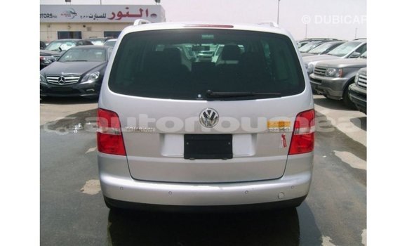 Acheter Import Voiture Volkswagen Touran Autre à Import - Dubai, Iles Acheter Import Voiture Volkswagen Touran Autre à Import - Dubai, Iles