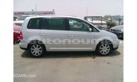 Acheter Import Voiture Volkswagen Touran Autre à Import - Dubai, Iles Acheter Import Voiture Volkswagen Touran Autre à Import - Dubai, Iles
