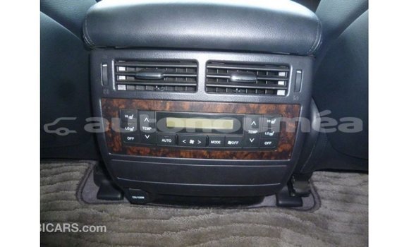 Acheter Import Voiture Toyota Land Cruiser Blanc à Import - Dubai, Iles Acheter Import Voiture Toyota Land Cruiser Blanc à Import - Dubai, Iles