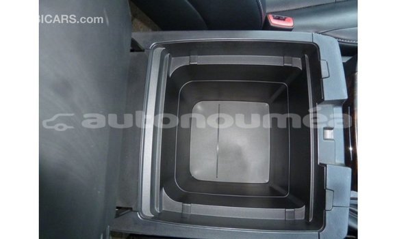 Acheter Import Voiture Toyota Land Cruiser Blanc à Import - Dubai, Iles Acheter Import Voiture Toyota Land Cruiser Blanc à Import - Dubai, Iles