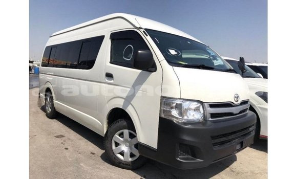 Acheter Import Voiture Toyota Hiace Blanc à Import - Dubai, Iles Acheter Import Voiture Toyota Hiace Blanc à Import - Dubai, Iles