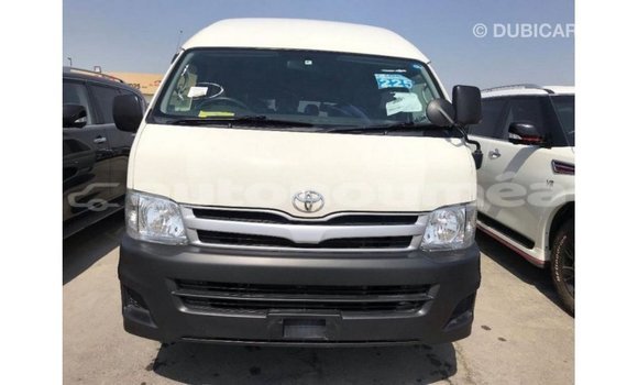 Acheter Import Voiture Toyota Hiace Blanc à Import - Dubai, Iles Acheter Import Voiture Toyota Hiace Blanc à Import - Dubai, Iles