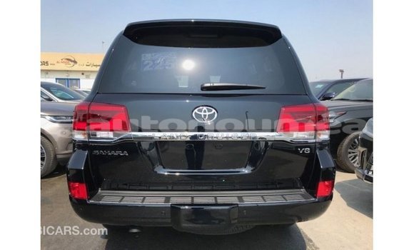 Acheter Import Voiture Toyota Land Cruiser Noir à Import - Dubai, Iles Acheter Import Voiture Toyota Land Cruiser Noir à Import - Dubai, Iles