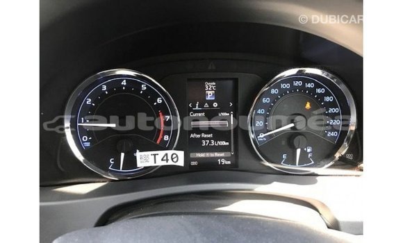 Acheter Import Voiture Toyota Corolla Blanc à Import - Dubai, Iles Acheter Import Voiture Toyota Corolla Blanc à Import - Dubai, Iles