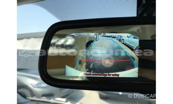 Acheter Import Voiture Toyota Hiace Blanc à Import - Dubai, Iles Acheter Import Voiture Toyota Hiace Blanc à Import - Dubai, Iles