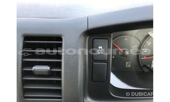 Acheter Import Voiture Toyota Hiace Blanc à Import - Dubai, Iles Acheter Import Voiture Toyota Hiace Blanc à Import - Dubai, Iles