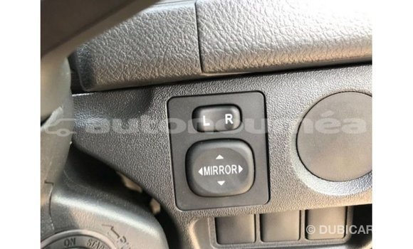 Acheter Import Voiture Toyota Hiace Blanc à Import - Dubai, Iles Acheter Import Voiture Toyota Hiace Blanc à Import - Dubai, Iles