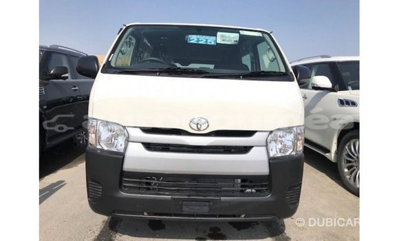 Acheter Import Voiture Toyota Hiace Blanc à Import - Dubai, Iles Acheter Import Voiture Toyota Hiace Blanc à Import - Dubai, Iles