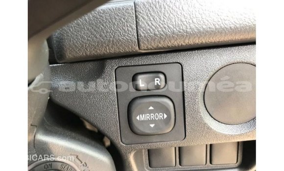 Acheter Import Voiture Toyota Hiace Blanc à Import - Dubai, Iles Acheter Import Voiture Toyota Hiace Blanc à Import - Dubai, Iles