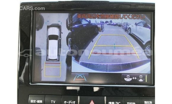 Acheter Import Voiture Toyota Land Cruiser Blanc à Import - Dubai, Iles Acheter Import Voiture Toyota Land Cruiser Blanc à Import - Dubai, Iles