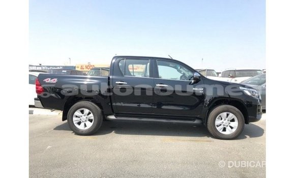 Acheter Import Voiture Toyota Hilux Noir à Import - Dubai, Iles Acheter Import Voiture Toyota Hilux Noir à Import - Dubai, Iles
