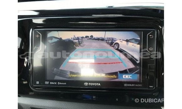 Acheter Import Voiture Toyota Hilux Noir à Import - Dubai, Iles Acheter Import Voiture Toyota Hilux Noir à Import - Dubai, Iles