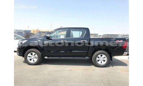 Acheter Import Voiture Toyota Hilux Noir à Import - Dubai, Iles Acheter Import Voiture Toyota Hilux Noir à Import - Dubai, Iles
