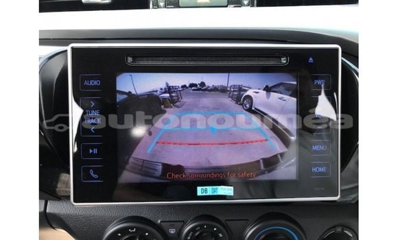 Acheter Import Voiture Toyota Hilux Noir à Import - Dubai, Iles Acheter Import Voiture Toyota Hilux Noir à Import - Dubai, Iles