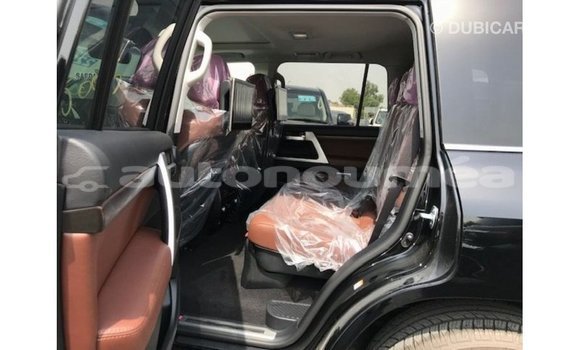 Acheter Import Voiture Toyota Land Cruiser Noir à Import - Dubai, Iles Acheter Import Voiture Toyota Land Cruiser Noir à Import - Dubai, Iles