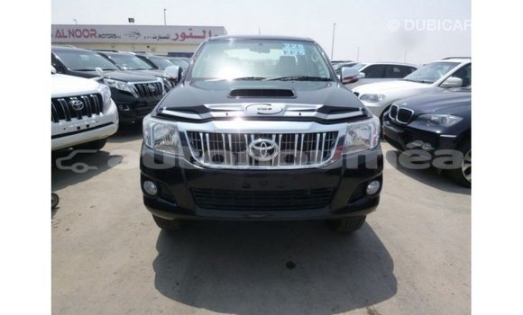 Acheter Import Voiture Toyota Hilux Noir à Import - Dubai, Iles Acheter Import Voiture Toyota Hilux Noir à Import - Dubai, Iles